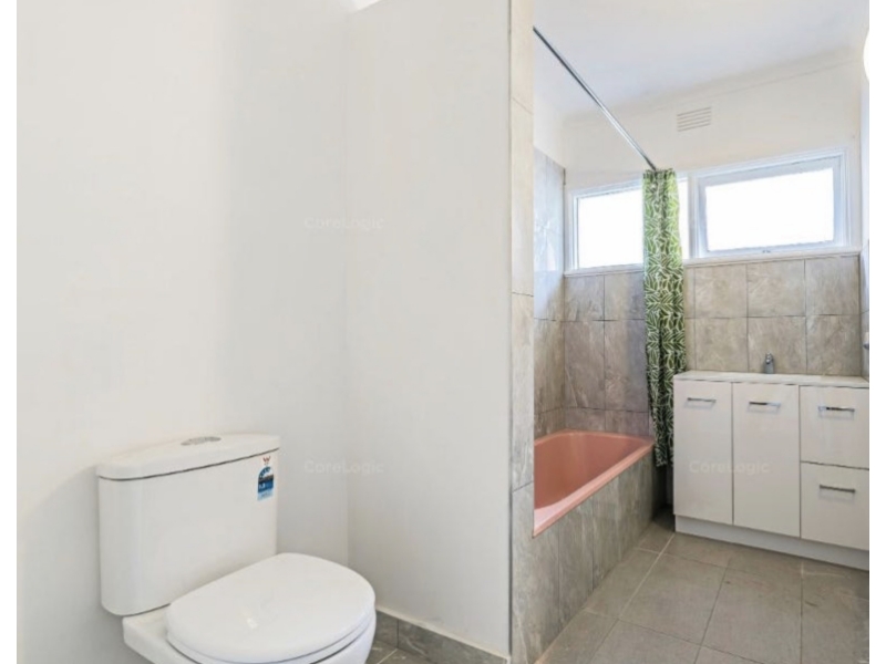 201 Whitehorse Road, BLACKBURN House for rent Listed by of Chn Real