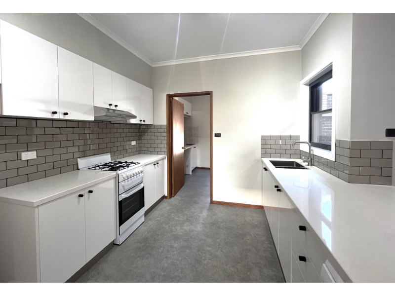 9 Emerald Street, Geelong West Townhouse for rent Listed by Bronte