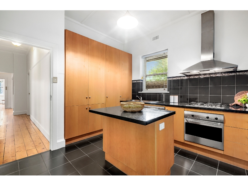 1/3 Robe Street, ST KILDA Apartment for rent Listed by Kerttu Luik of
