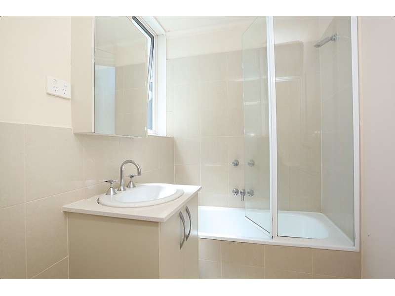 12/49 Brougham Street, NORTH MELBOURNE Apartment for rent Listed by