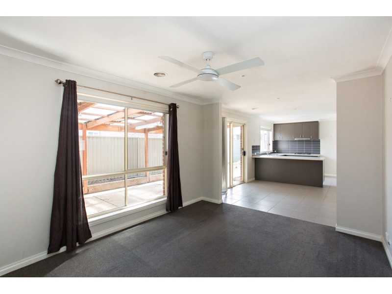 31 Yarra Park Drive, SEBASTOPOL House for rent Listed by Buxton