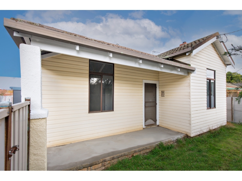 5 Duke Street, NEWINGTON House for rent Listed by Buxton Ballarat Leasing of Buxton Ballarat