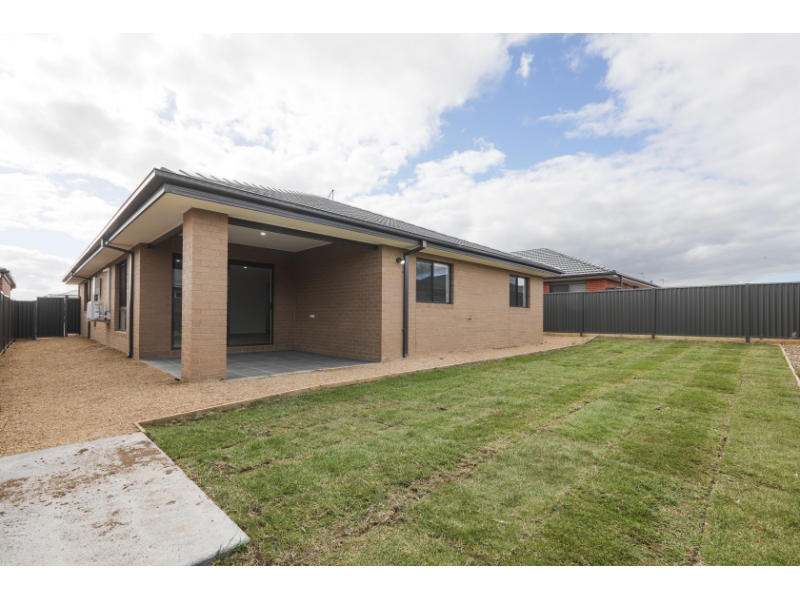 59 Crowther Drive, LUCAS House for rent Listed by Buxton Ballarat
