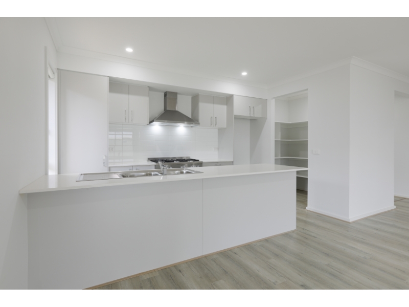 59 Crowther Drive, LUCAS House for rent Listed by Buxton Ballarat