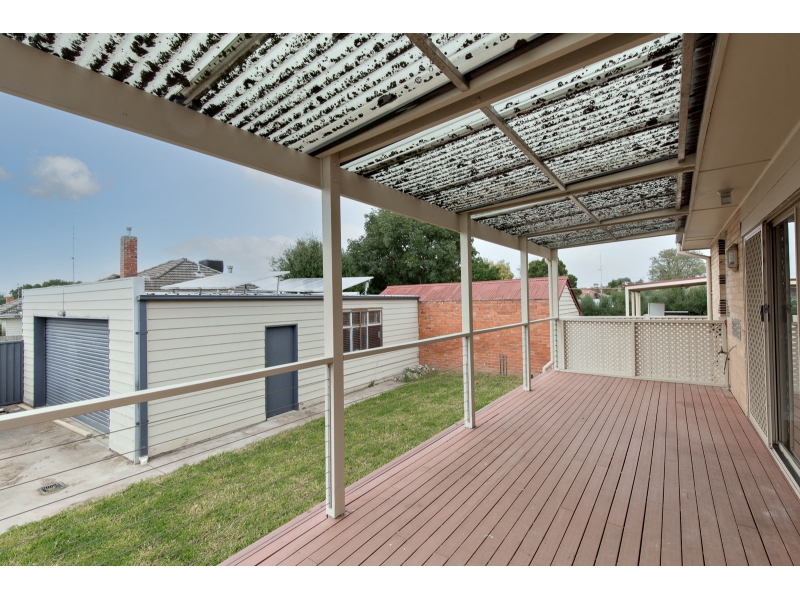 707 Pleasant St South, REDAN House for rent Listed by Buxton Ballarat