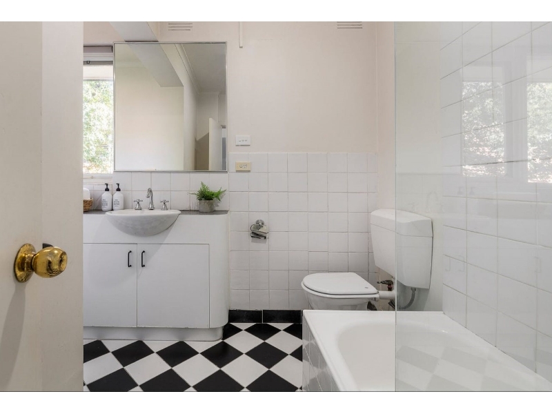 4/9 Lambeth Place, ST KILDA Apartment for rent Listed by David Yau of