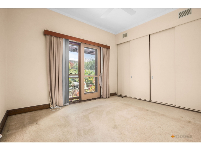 9 Herbert Street, Parkdale House for rent Listed by Anthea Plousi of