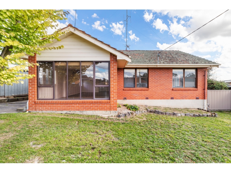 120 Larter Street, Ballarat East House for rent Listed by Caitlin