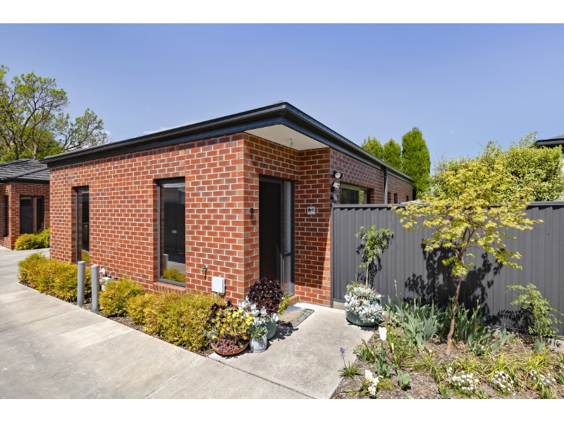 2/910 Armstrong Street North, Ballarat North House for rent Listed by