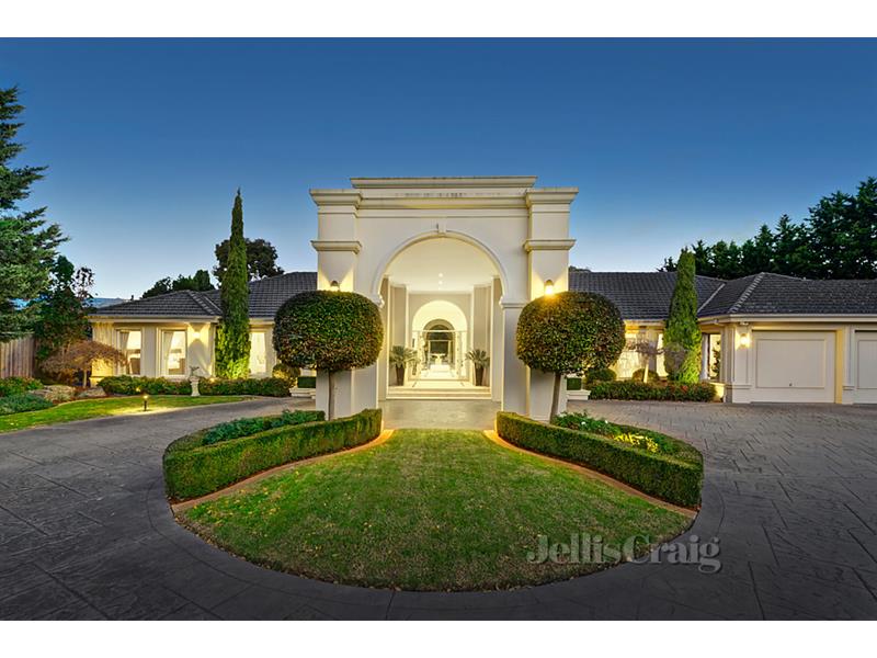 13 Lempriere Close TEMPLESTOWE VIC 3106