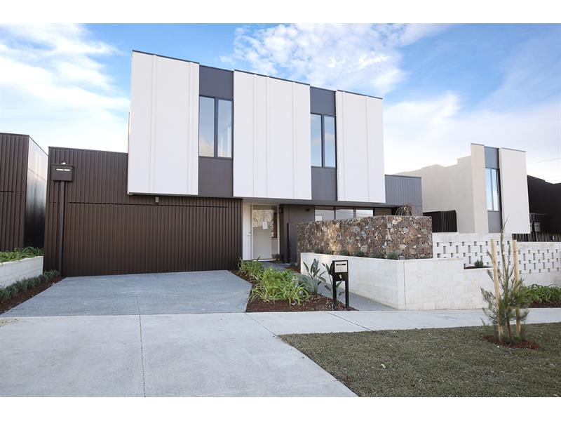 9B Henry Street DONCASTER VIC 3108