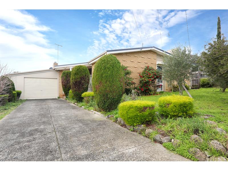 11 Tudor Road DONCASTER VIC 3108
