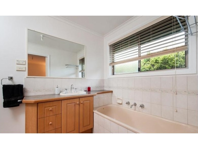 35 Edward Street, MACLEOD House for rent Listed by Bill Vlahos of