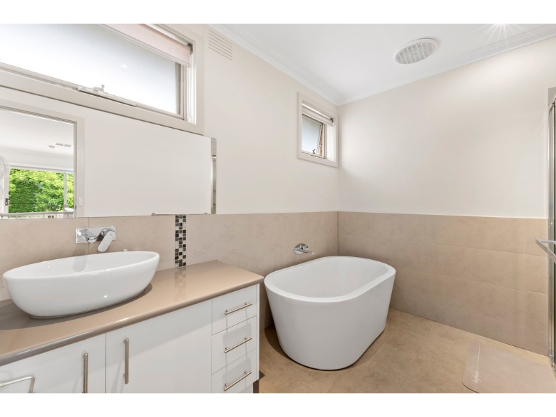 3 Landscape Drive, DONCASTER EAST House for rent Listed by Mark