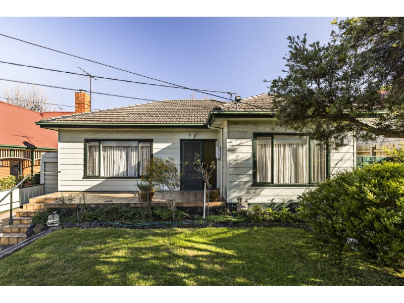 61 Ogilvie Street, ESSENDON House for rent Listed by Xavier Sukra of