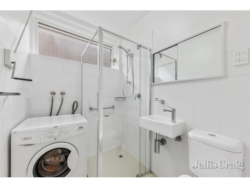 2/205 Station Street, Fairfield Apartment for rent Listed by Michelle