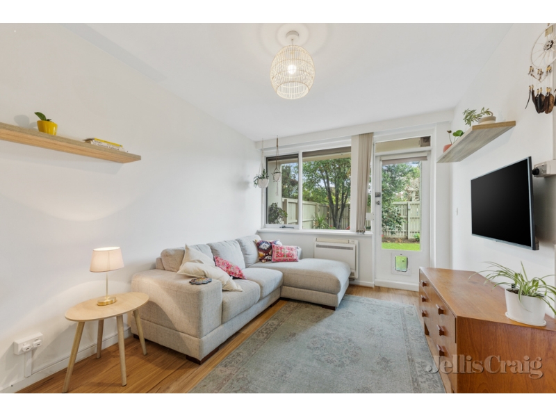 2/205 Station Street, Fairfield Apartment for rent Listed by Michelle