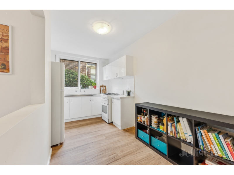 2/205 Station Street, Fairfield Apartment for rent Listed by Michelle