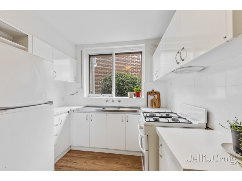 2/205 Station Street, Fairfield Apartment for rent Listed by Michelle