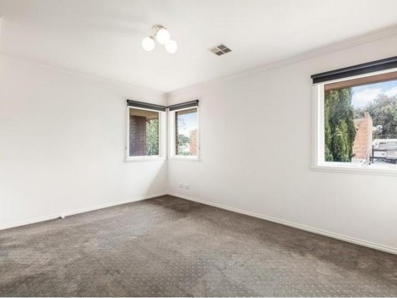 2/94 Oriel Road, IVANHOE Townhouse for rent Listed by Maria Psarras