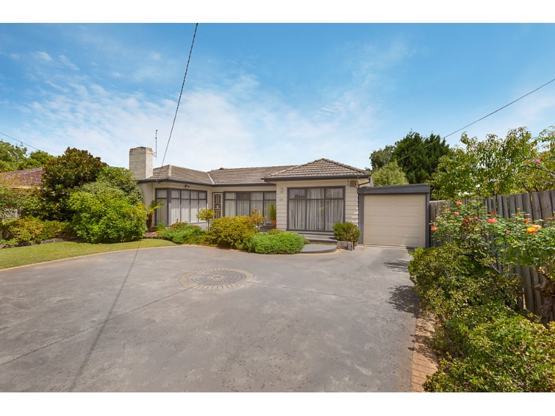 124 Wantirna Road, RINGWOOD House for rent Listed by Amy Hindrum of Jellis Craig Ringwood