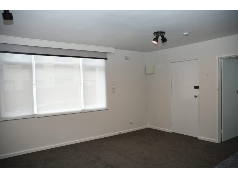 5/160 Napier Street, ESSENDON Apartment for rent Listed by Siobhan