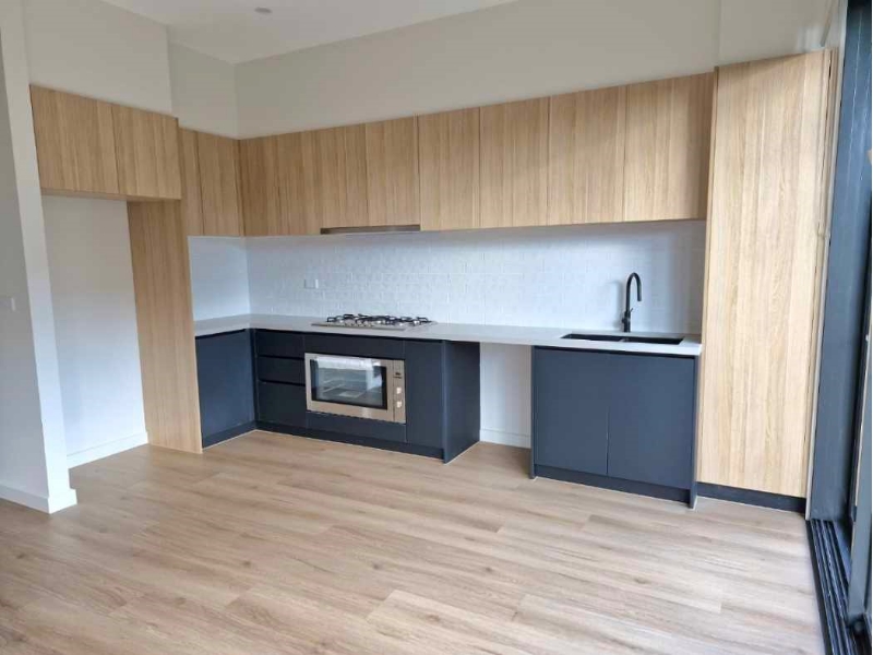 2/4 Rathcown Road, RESERVOIR Townhouse for rent Listed by Sonia Greco