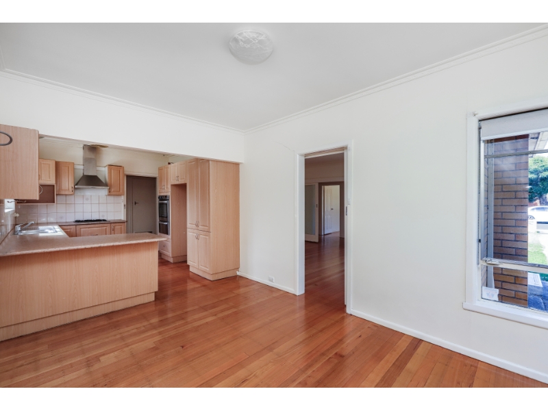 28 Kosky Street, Sunshine West House for rent | Listed by Alice Mosut ...