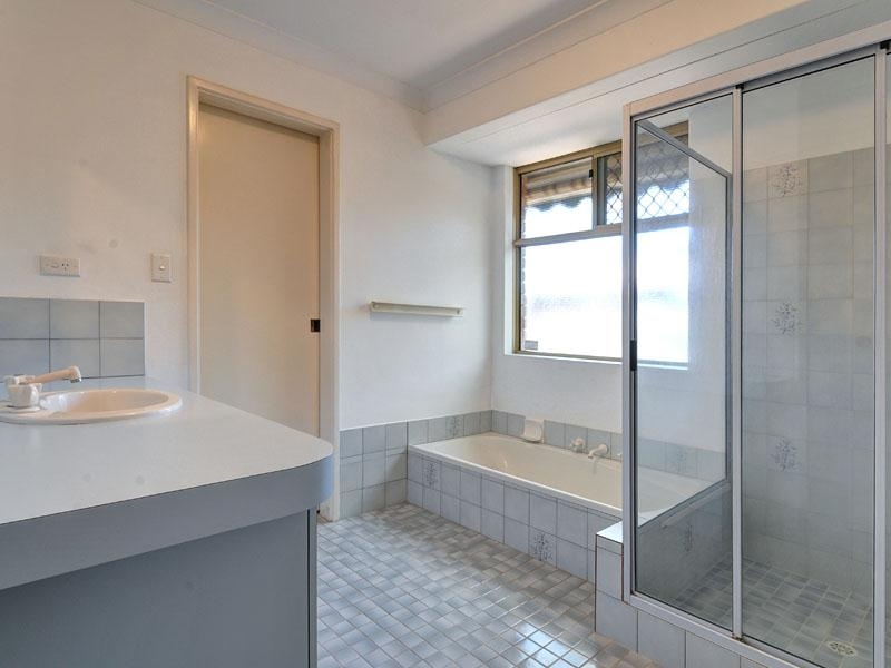 230 Timberlane Drive, Woodvale House for rent Listed by Joanne