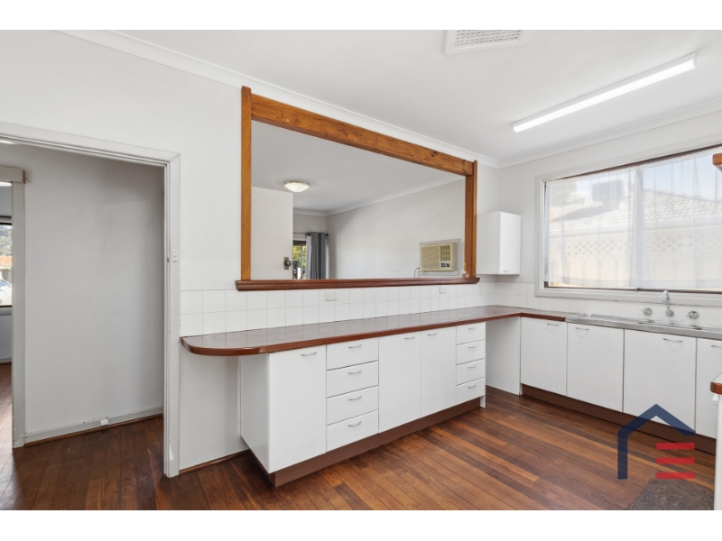 29 Irwin Road, Embleton House for rent Listed by Fatima Faria of Radi Estates &