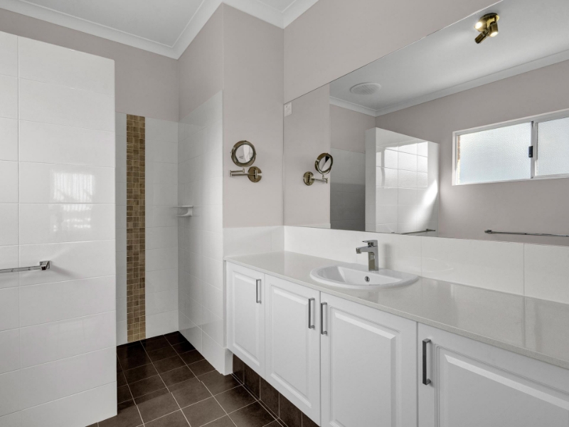 22 Franklin Drive, NORTH DANDALUP House for rent Listed by Tange