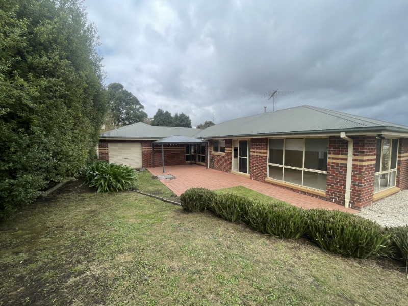 42 Hanson Road, WALLAN House for rent Listed by Maria Page of Barry Plant (mitchell Shire
