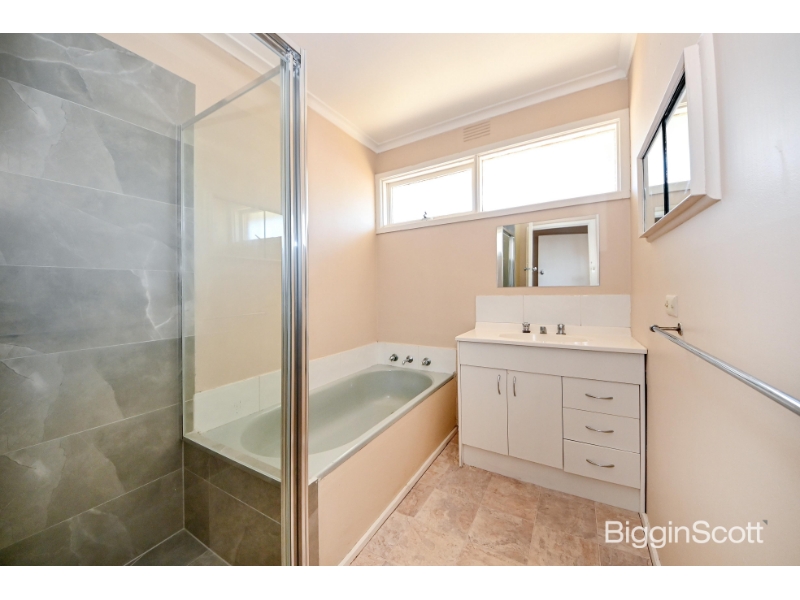 2/1 Joyce Avenue, GLEN WAVERLEY Apartment for rent Listed by Leasing