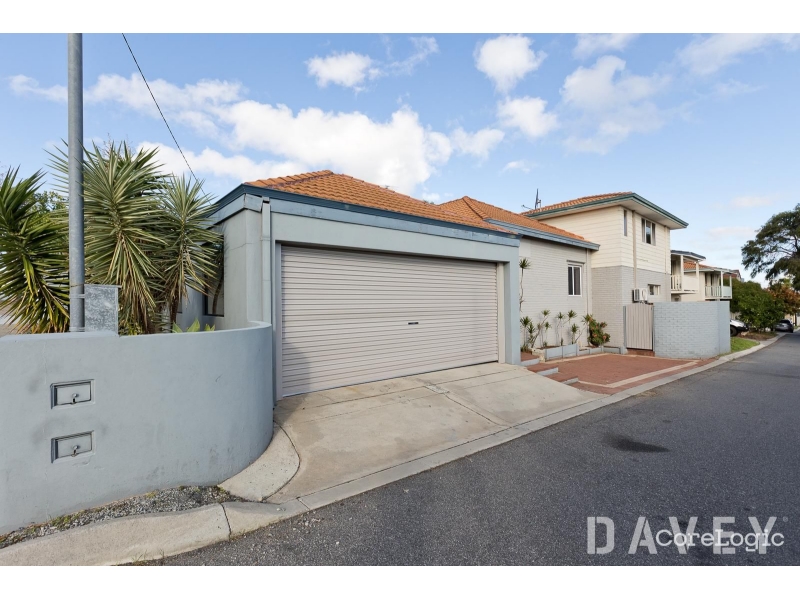 1/143 Brighton Road, SCARBOROUGH House for rent Listed by Alison