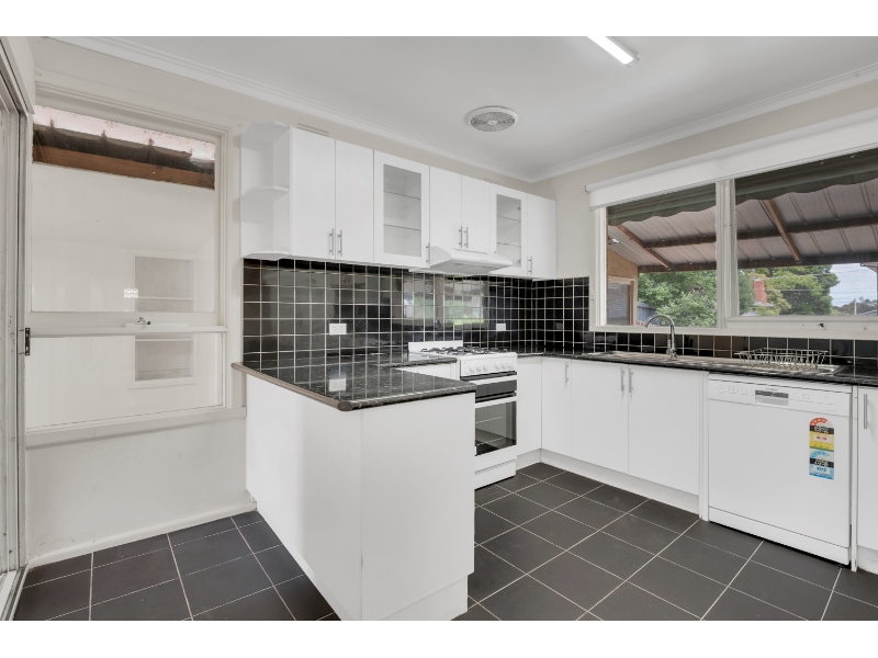 15 Flag Street, KINGSBURY House for rent Listed by Neelu Kuruvilla of