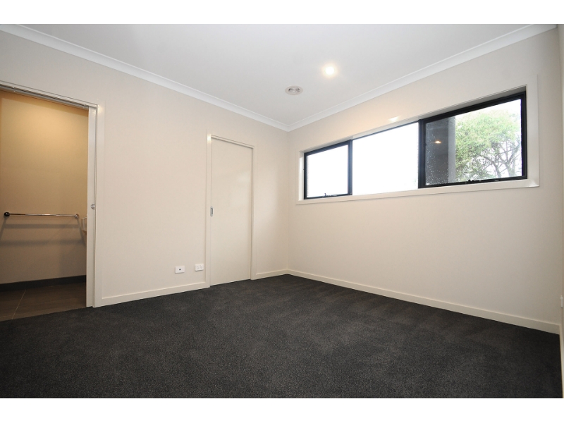 2/4 Gladwyn Avenue, FRANKSTON Townhouse for rent Listed by Ella