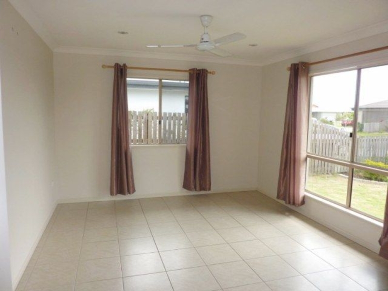 24 Woden Cres, OORALEA House for rent Listed by Mackay City Property