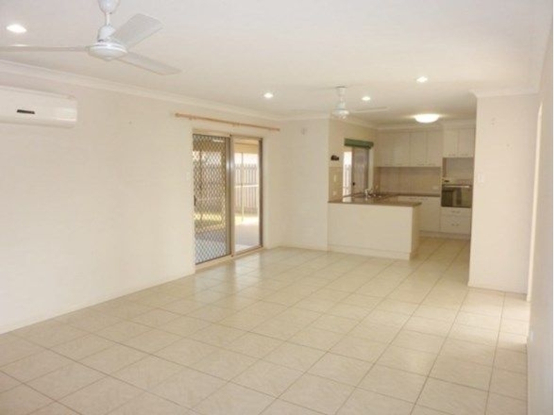 24 Woden Cres, OORALEA House for rent Listed by Mackay City Property