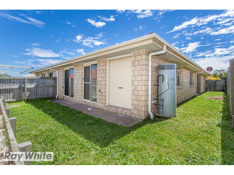 1/3 Lady Bowen Parade, ROTHWELL Townhouse for rent Listed by Ray