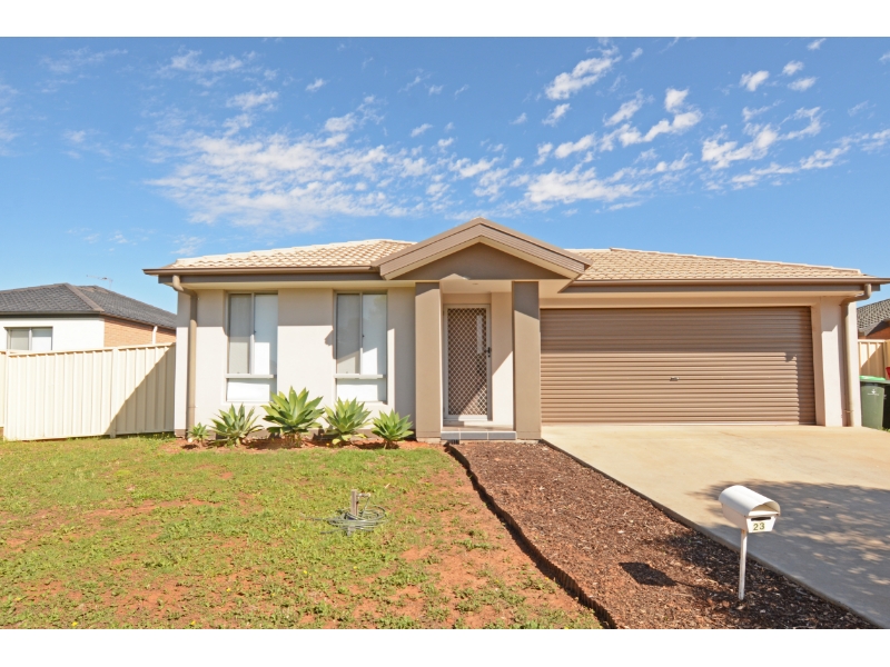 23 Boomerang Court, MILDURA House for rent Listed by Davin Demarco of