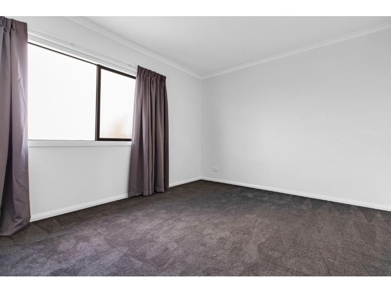 4/9 Toorak Drive, IRYMPLE House for rent Listed by Davin Demarco of