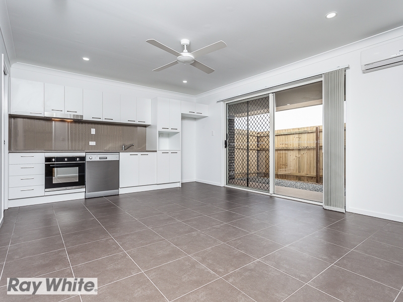 2/3 Celebration Crescent, GRIFFIN Townhouse for rent Listed by North