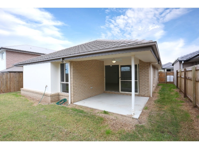 74 Mapleton Drive, NORTH LAKES House for rent Listed by North Lakes