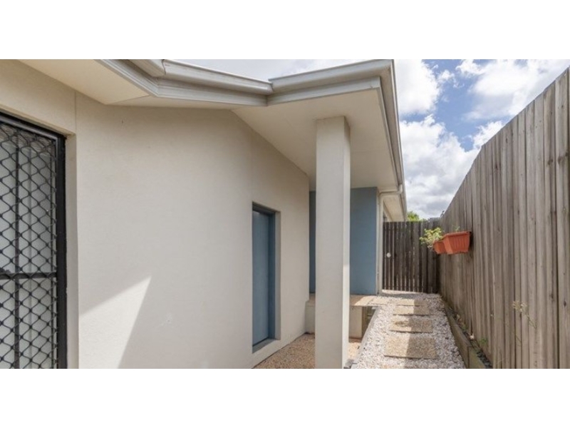 46 Amity Drive, ROTHWELL House for rent Listed by North Lakes Team of