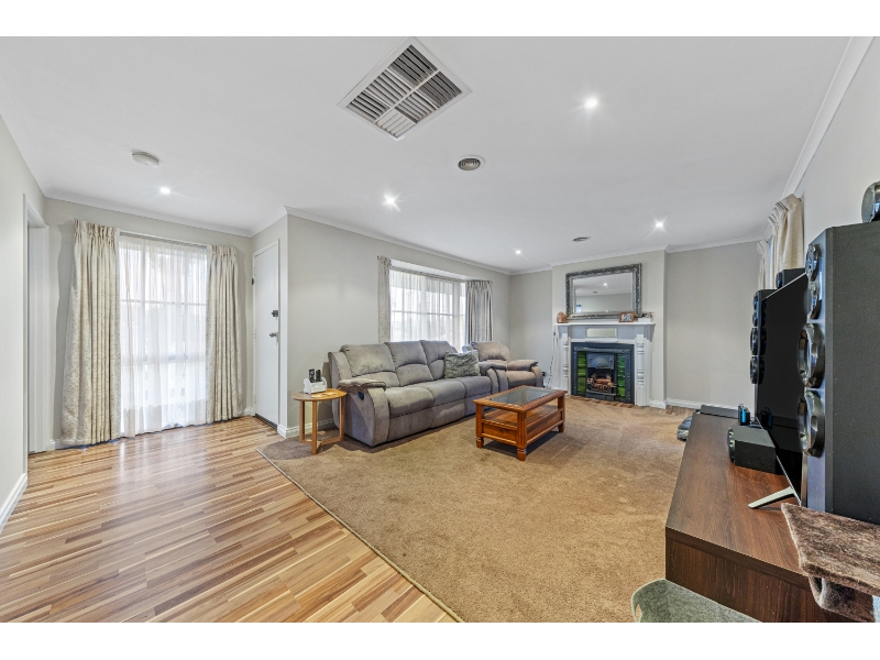 25 Barrington Drive, PAKENHAM House for rent Listed by Ray White Pakenham Rental Team of Ray