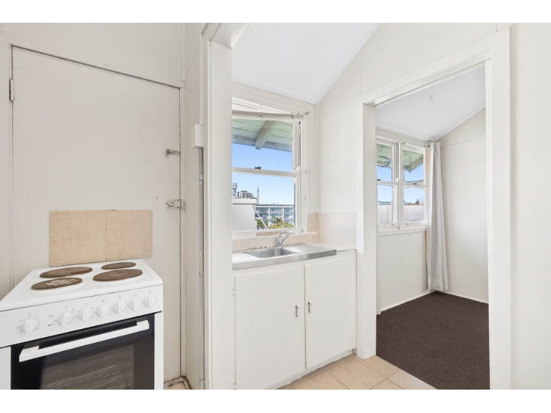 1/2 Hawthorne Street, WOOLLOONGABBA Apartment for rent Listed by West