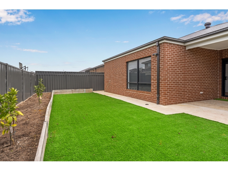 31 Avonbury Drive, WERRIBEE House for rent Listed by of Ray White