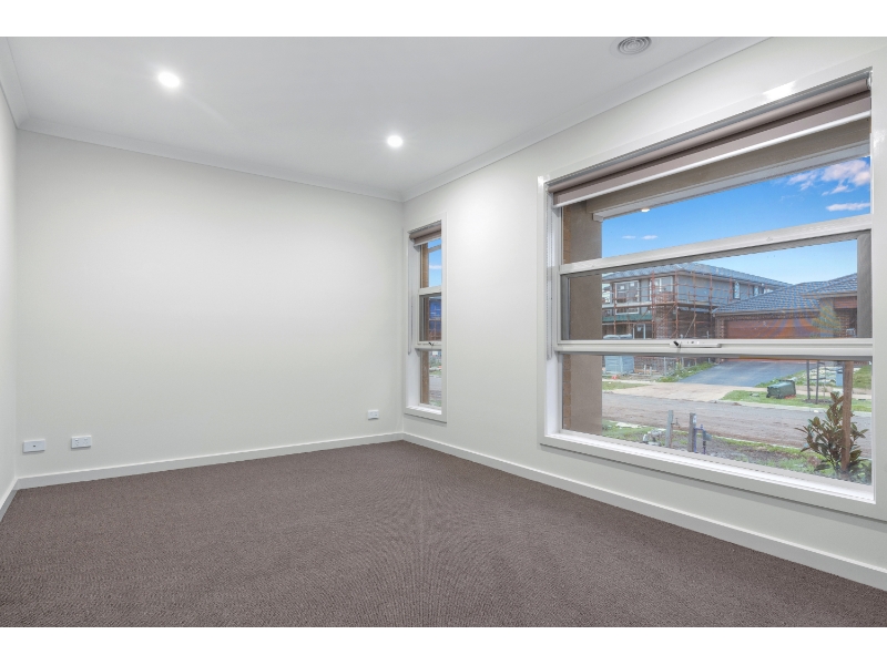 23 Benson Drive, WERRIBEE House for rent Listed by Maya Hunak of Ray