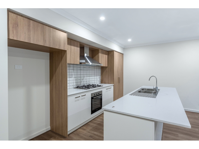 23 Benson Drive, WERRIBEE House for rent Listed by Maya Hunak of Ray