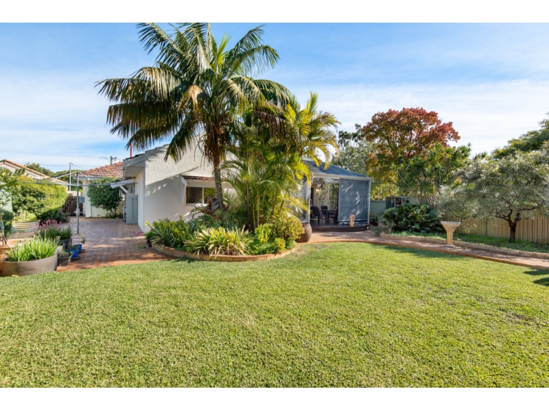 22 Hornsey Road, FLOREAT House for rent Listed by Ariane Anning of